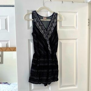 {MOSSIMO SUPPLY CO} Blue & White Floral Romper Size M!